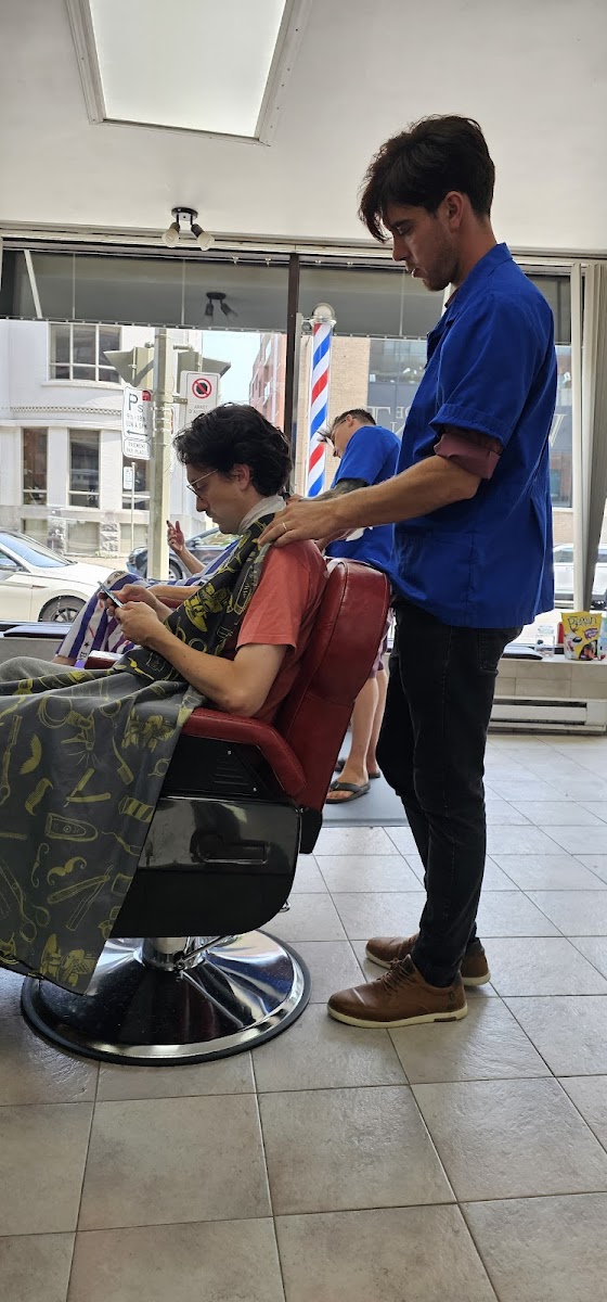 Bryant, Barbier Senior chez Eddy Coiffure